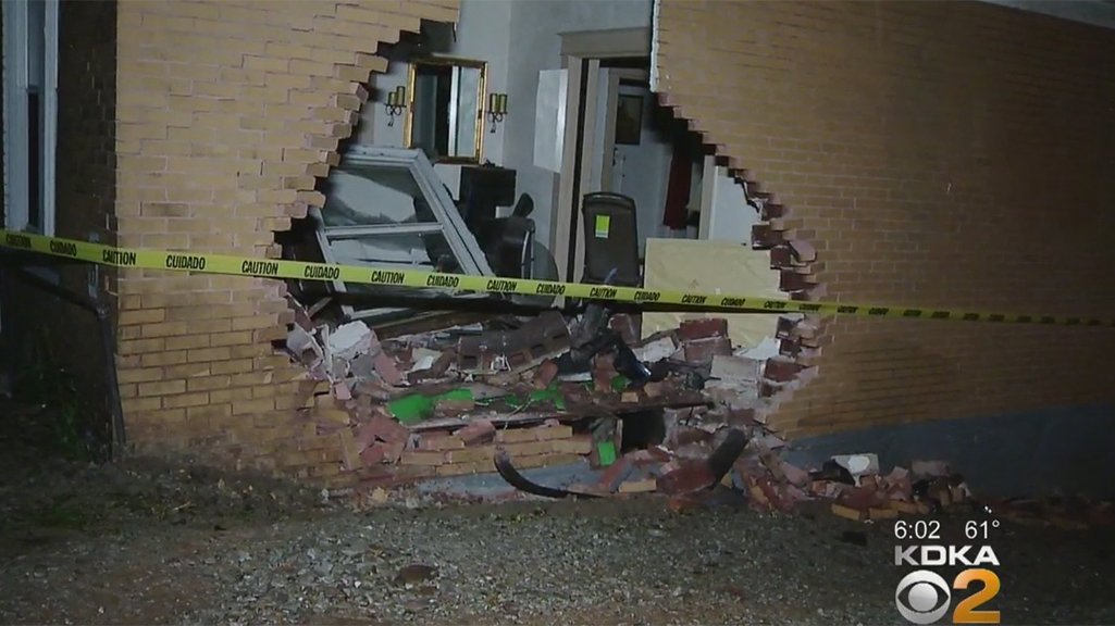 SUV crashes into Turtle Creek home, driver injured