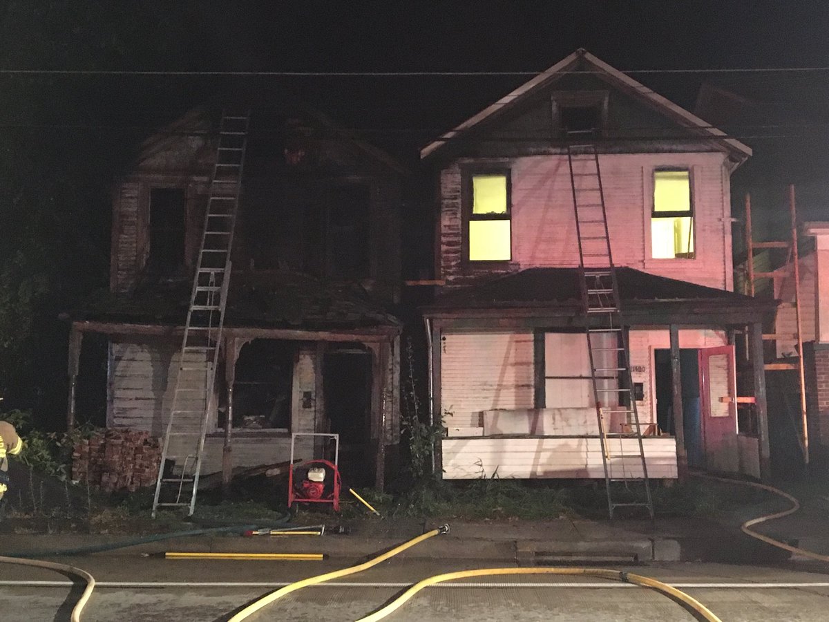 2 Houses That Were On Fire In Coraopolis This Is On 5th Ave - 