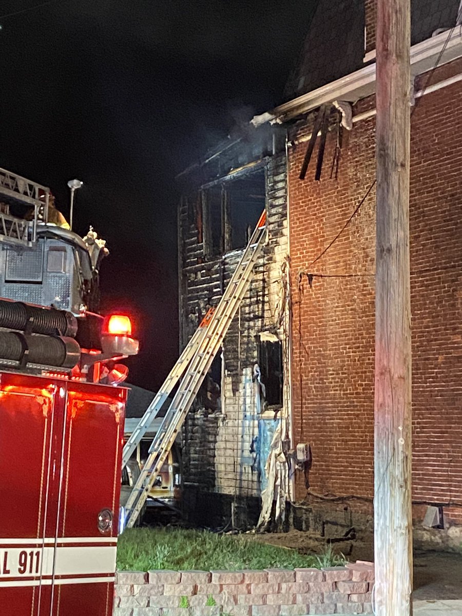 Early AM house fire in Derry, Westmoreland County.  The @RedCrossGPA is helping 6-7 individuals including several children who lived here. 1 firefighter has a leg injury. Fire started in the back of the home, nothing on cause yet.  Avoid N. Chestnut 