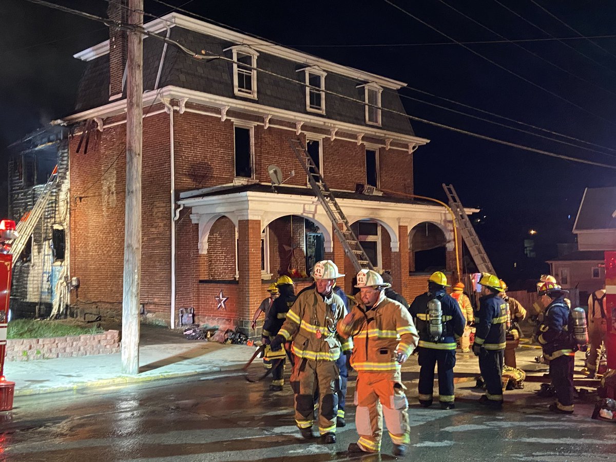 Early AM house fire in Derry, Westmoreland County.  The @RedCrossGPA is helping 6-7 individuals including several children who lived here. 1 firefighter has a leg injury. Fire started in the back of the home, nothing on cause yet.  Avoid N. Chestnut 