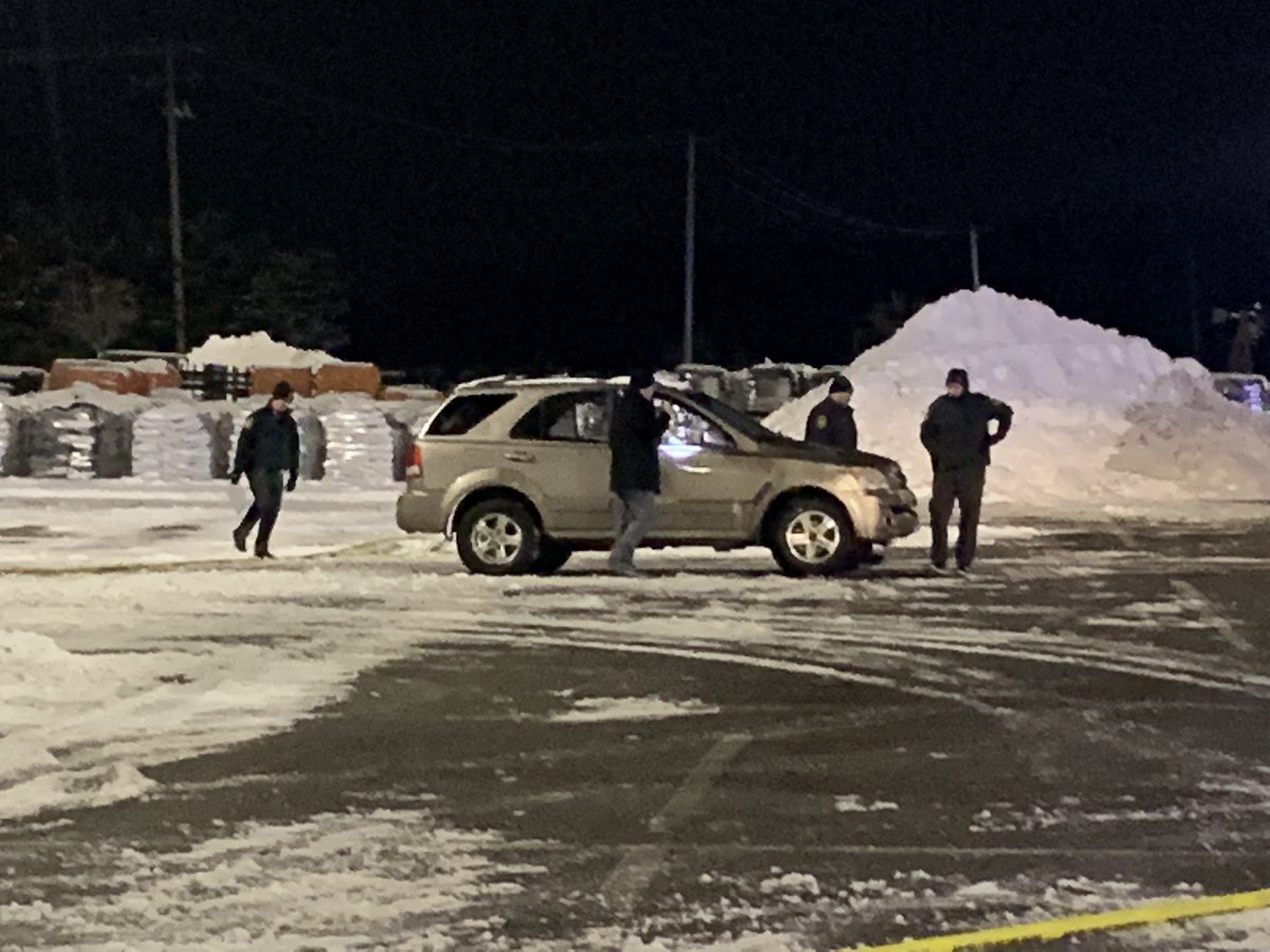 Sources tell an altercation happened inside Rural King at the Clearview Mall in Butler Co. It spilled outside.Weapons were flashed & gunfire erupted.About 20 rounds fired. This Kia had at least two windows shot out.3 people rushed to hospitals. One person is in custody