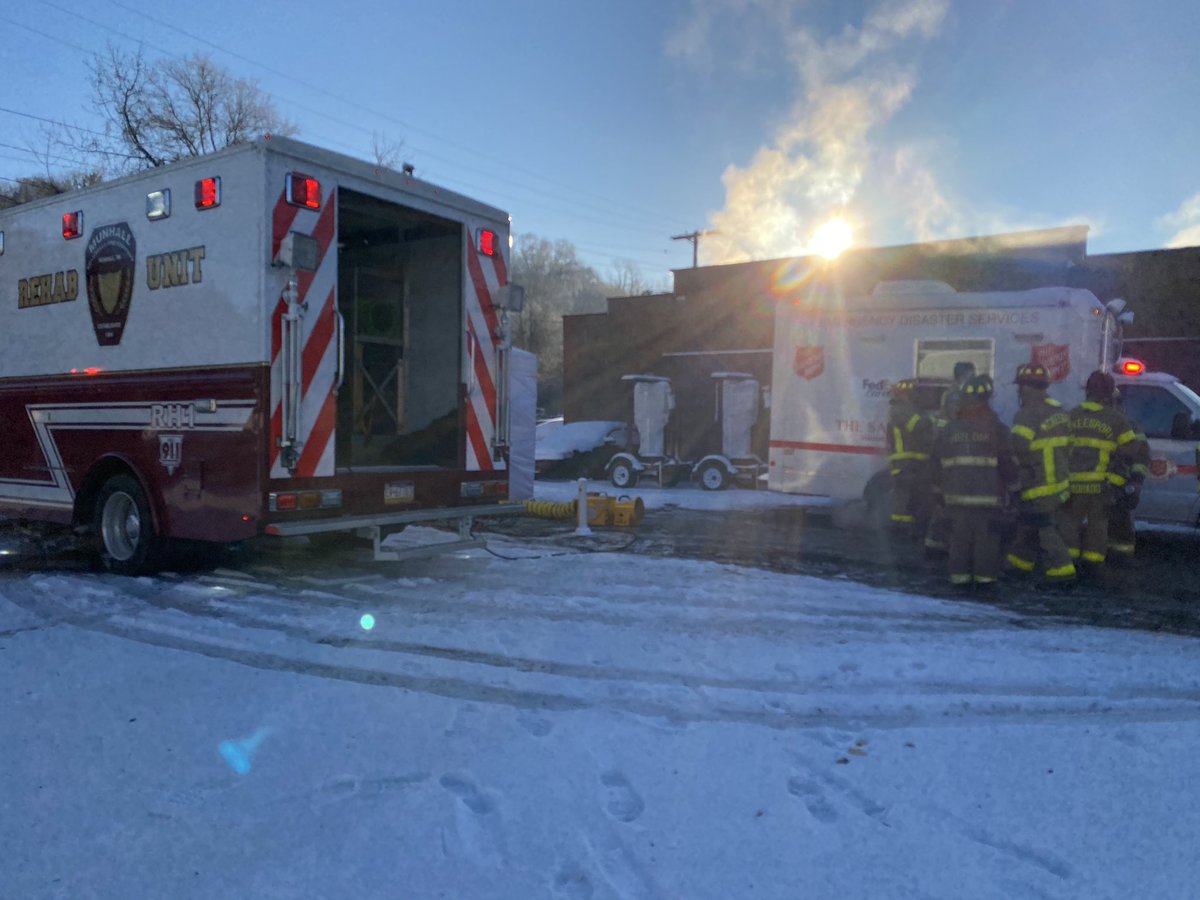 The @SalArmyPGH (Munhall) is on the scene of a fire in McKeesport. This is at the McKeesport Public Works building.  Looks like a lot of damage to the garage.