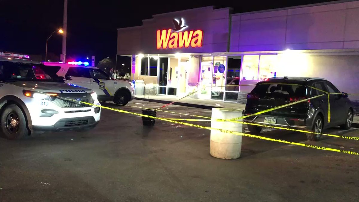 Fatal stabbing outside @Wawa on Columbus Blvd. @PhillyPolice investigating.