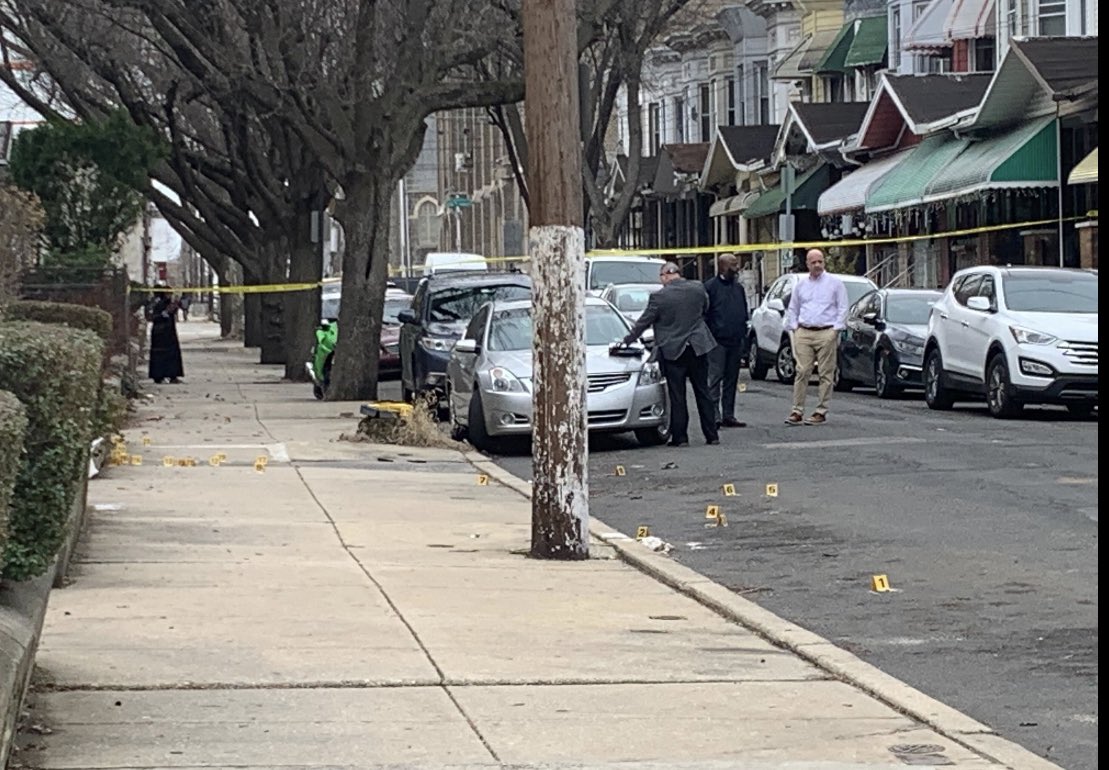 Another homicide in another double shooting in Philadelphia.   @PhillyPolice on scene at 2500 West Cumberland Street  