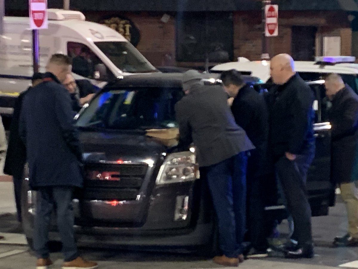 Detectives finding bullets inside @uber suv,driver sped to Philadelphia Police  headquarters for help as shooters followed&shot at him.  Two bullet holes visible through windshield just above steering wheel   @PhillyPolice also found shooting scene 24th and Polar area 