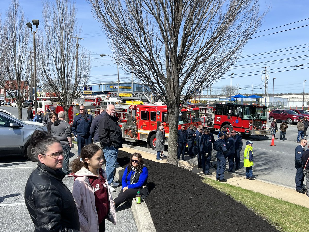 In Lebanon city, thousands of people line the route where the procession of former Lebanon City PD Lt. William Lebo, killed in the line of duty this week, will pass through.  He was a 40-year veteran who was set to retire in a month.