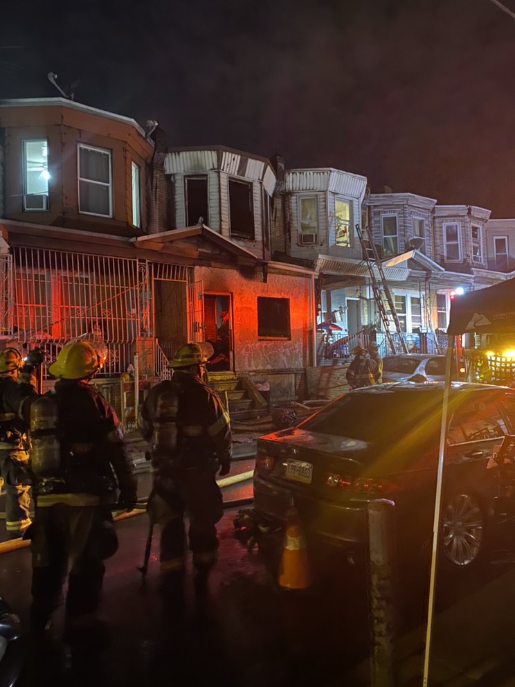 2nd Alarmers Volunteers overnight responded to this dwelling fire at H St & Ontario St providing rehab support.