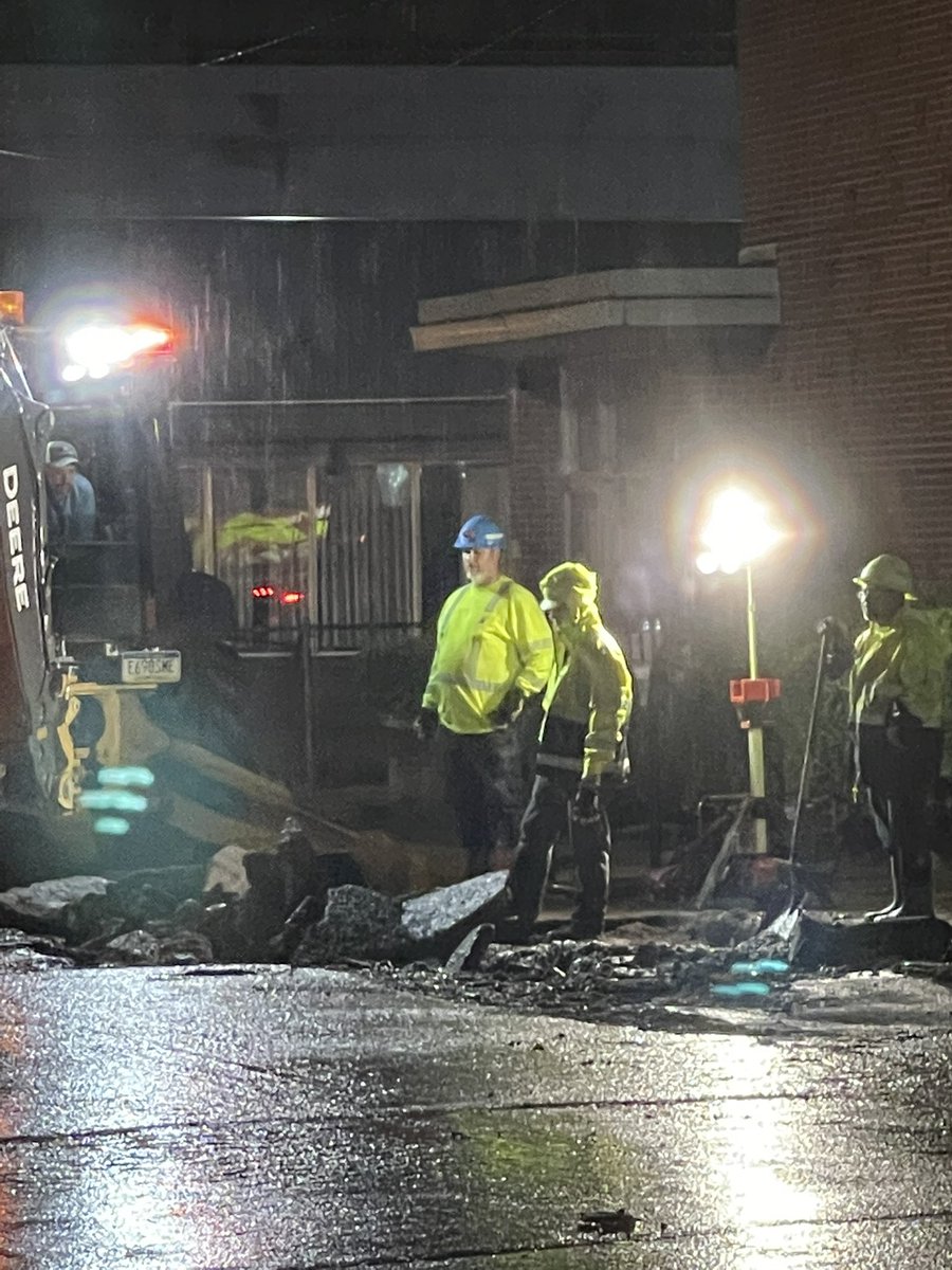 Elizabeth Borough police discovered a water main break on 2nd Avenue early this morning. About 20 people and 7 businesses are impacted by this. At least one home was evacuated. 