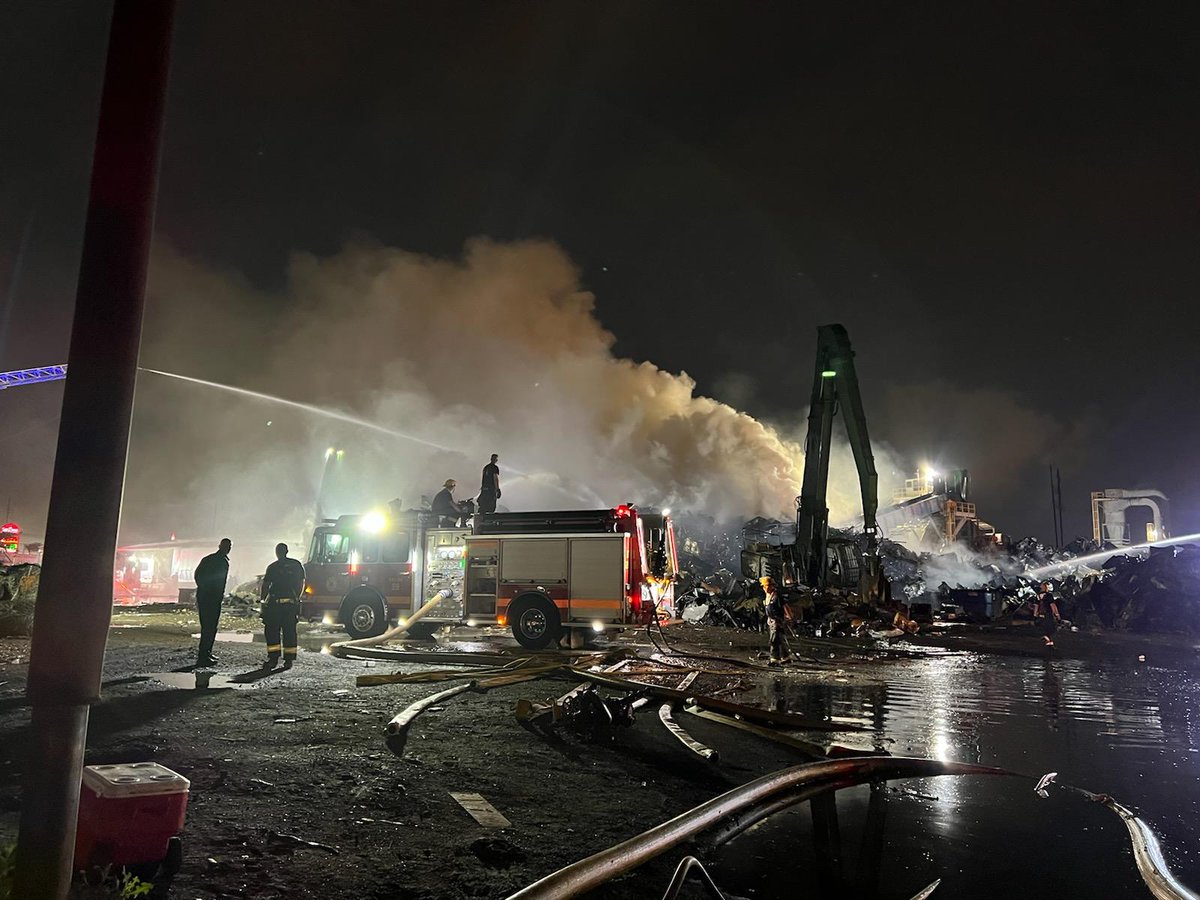 2nd Alarmers overnight responded to Aramingo Ave & Wheatsheaf La to provide rehab support as Philadelphia Firefighters continue to pour water on this under control scrap yard fire.