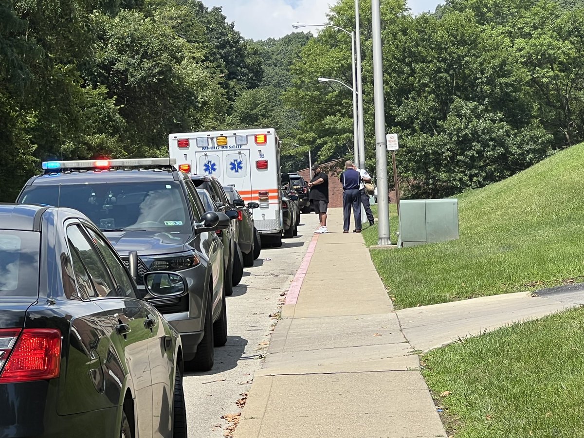 A lot of state police troopers at apartment complex in Aliquippa after a shooting. We see medics here, but unclear on extent if injuries 