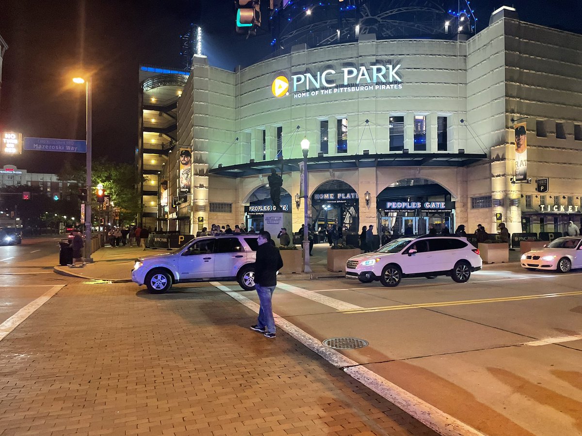 W Gen. Robinson Street is shut down as police respond to suspicious package. Foot traffic a little hectic given this is right outside PNC Park and fans are leaving Pirates game. Police are telling fans parked in garage need to walk around and take north shore drive