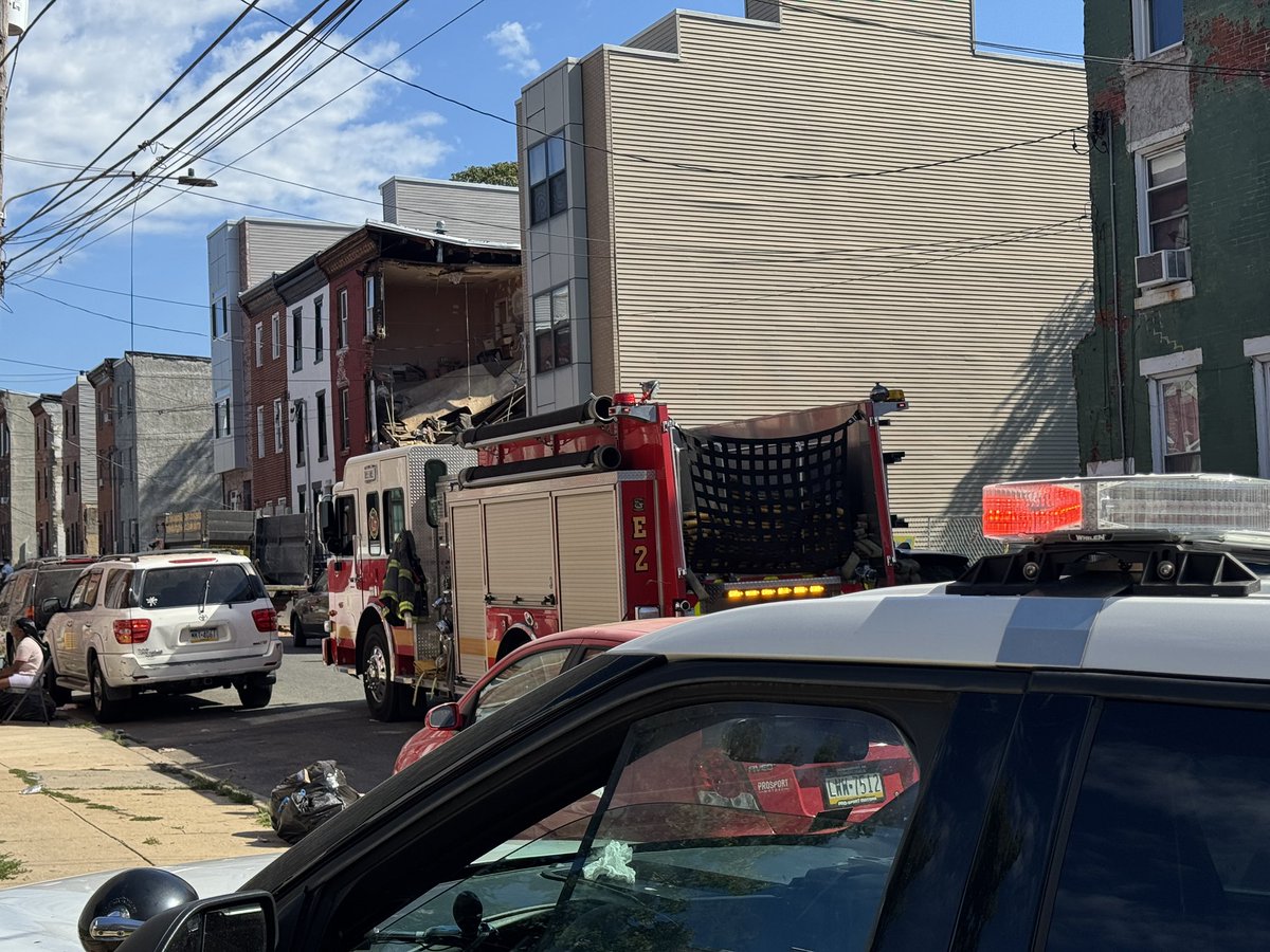 Philadelphia Police and Fire are on the 2100 block of N. 9th Street for a building collapse. Sources tell no one was inside the building at the time