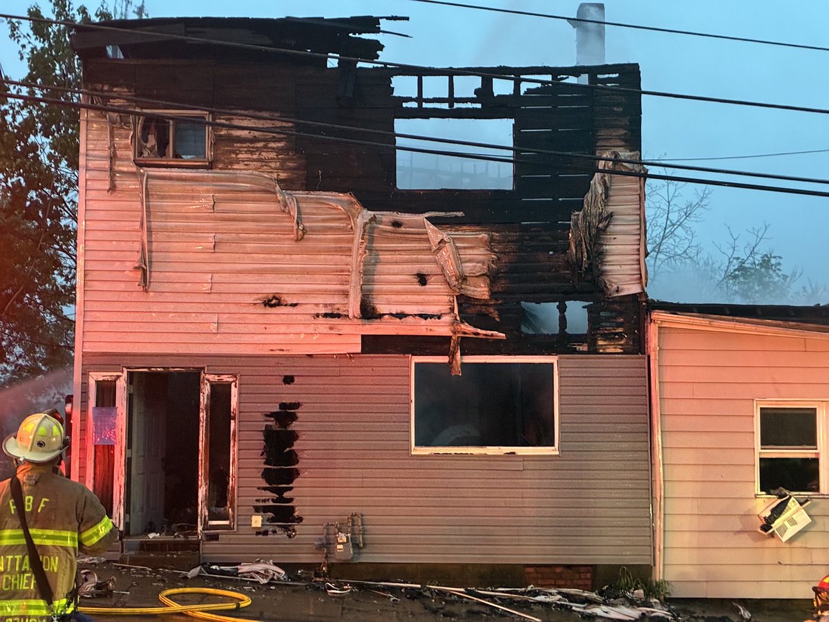 EARLY MORNING 3 ALARM FIRE IN PITTSBURGH, PA Pittsburgh Fire is in the 1500 block of Arlington Ave. for 3-alarm residential structure fire. A total of 13 people were displaced from two homes. The main fire house was unoccupied and condemned. There are no reports of injuries. 